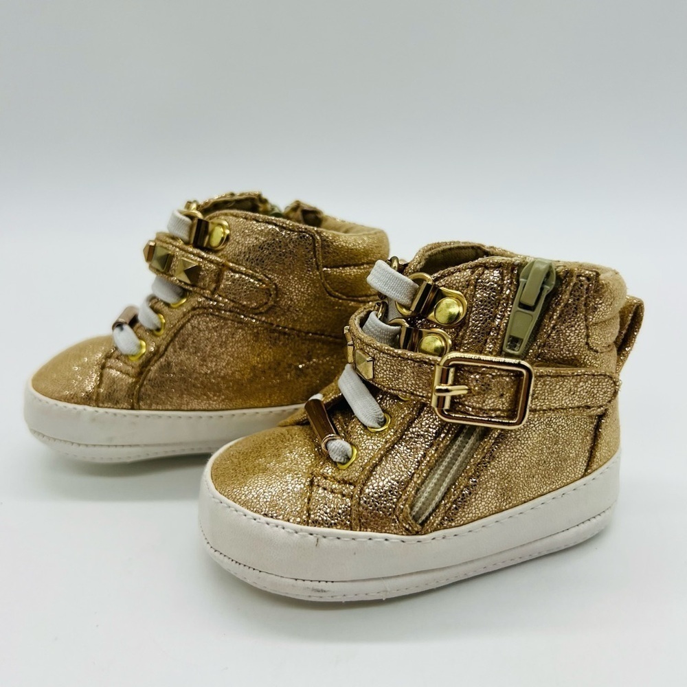 MICHAEL KORS SPARKLY GOLD BABY SNEALERS SIZE 2 VELCRO AND ZIPS